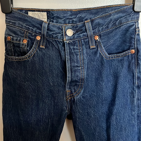 Levi’s 501 blue jeans size 23 length 30
Buttonfly
Straight leg - Picture 3 of 4